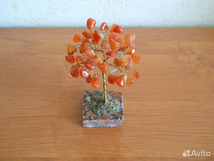 Дерево счастья из сердолика