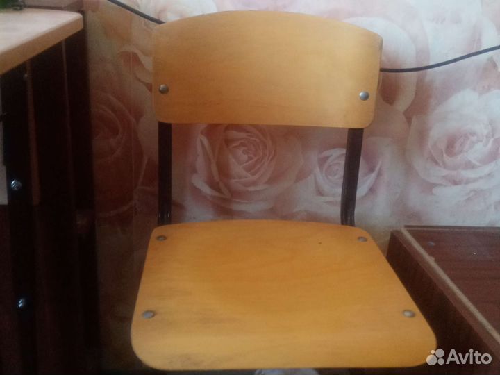 Стол и стул-школьная парта