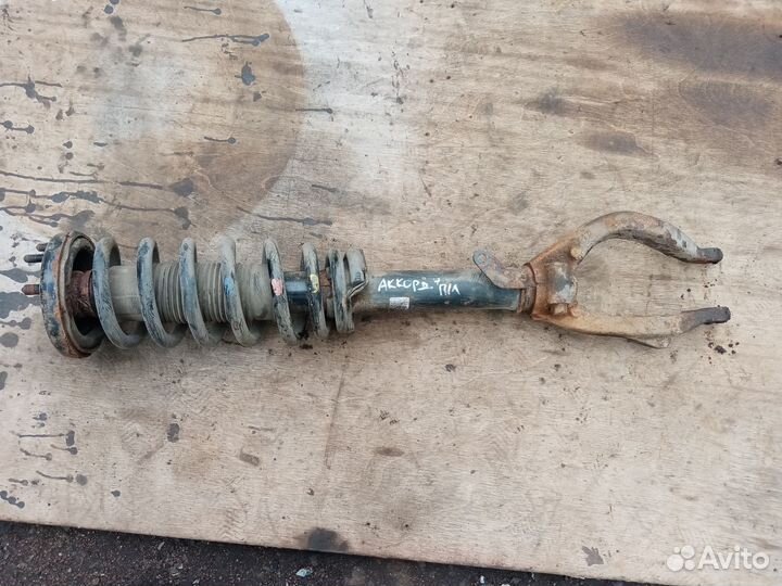 Стойка передняя левая на Хонда Аккорд VII 07г