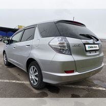 Honda Fit Shuttle 1.3 CVT, 2012, 288 000 км, с пробегом, цена 855 000 руб.