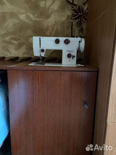 Швейная машинка 