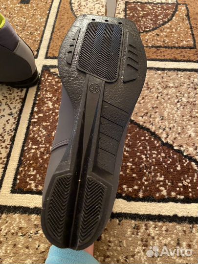 Лыжные ботинки