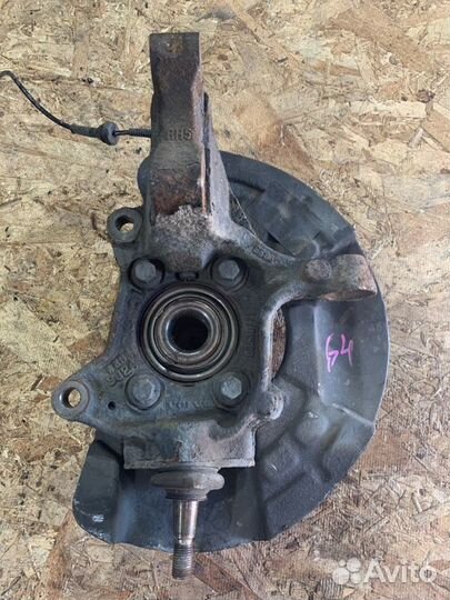 Кулак передний правый Volvo Xc 90 3.2 B6324S