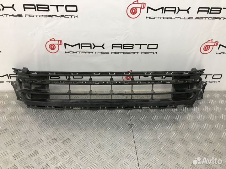 Б/У решетка радиатора передний Volkswagen Jetta