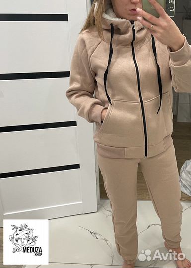 Костюм женский спортивный