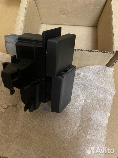 Кнопка бардачка