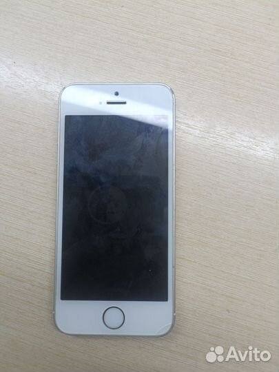 Телефон iPhone 5s
