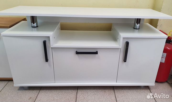Тумба под тв белая