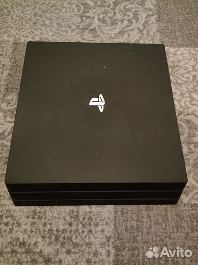 Sony Ps 4 pro 1tb+2 джойстика и док станция