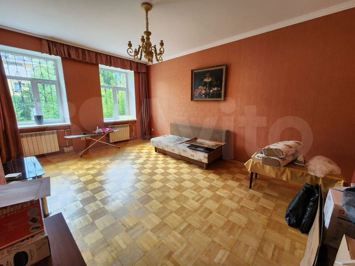 3-к. квартира, 82 м², 1/2 эт.