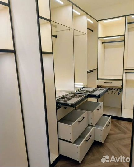 Гардеробные на заказ угловые