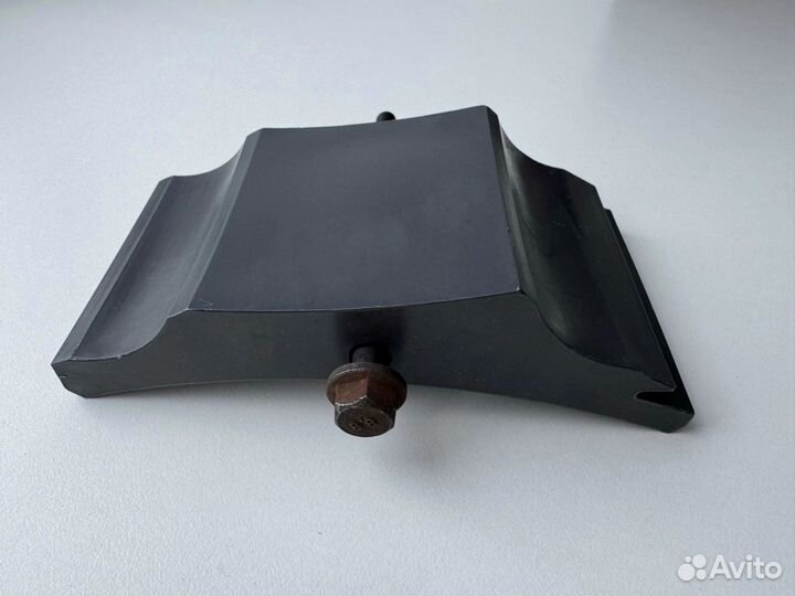 Подкладка рессоры ведущего моста Volvo VNL