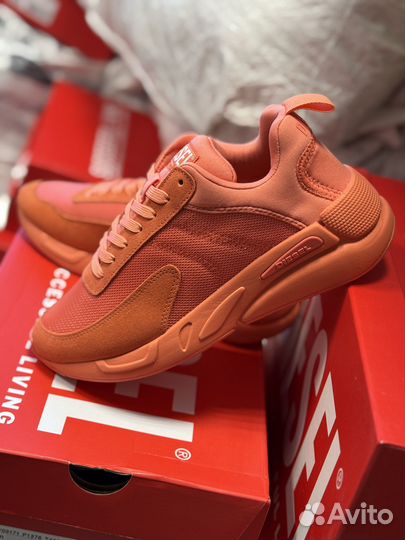 Стильные женские кроссовки diesel S-serena LOW W