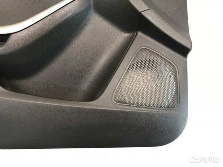 Обшивка двери передняя левая Ford Focus 3 хетчбек