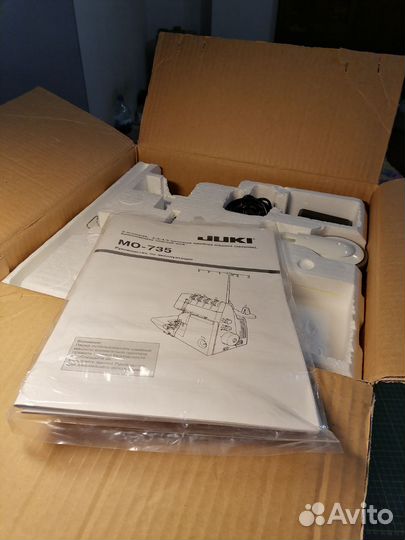 Коверлок juki mo 735