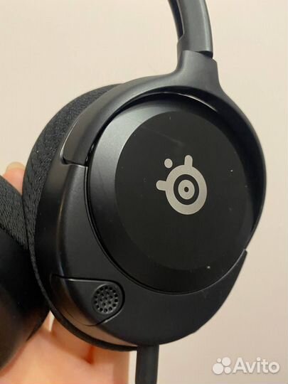 Игровые наушники SteelSeries Arctis Nova 1