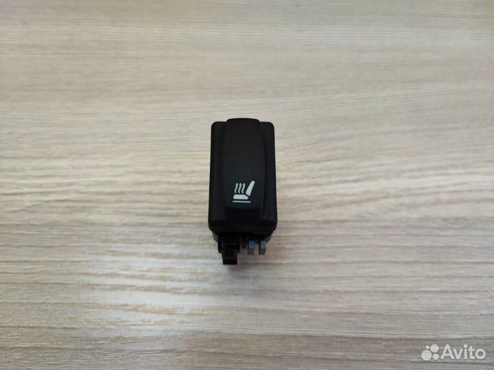 Кнопка обогрева сидений Renault Logan