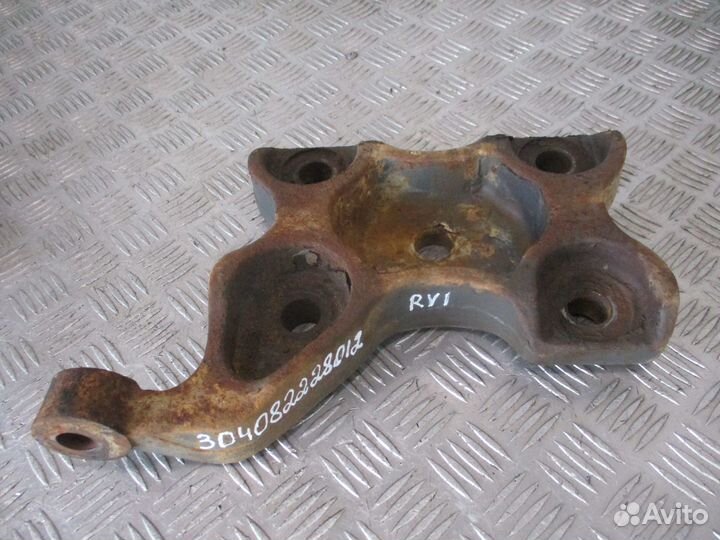 Кронштейн амортизатора правый renault 5010294806