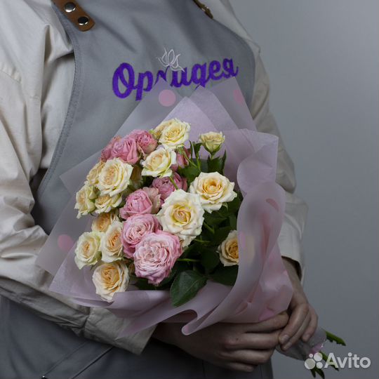 5 кустовых роз микс