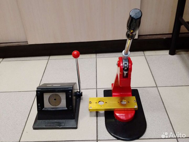 Вырубщик для значков D 54+ машинка для значков