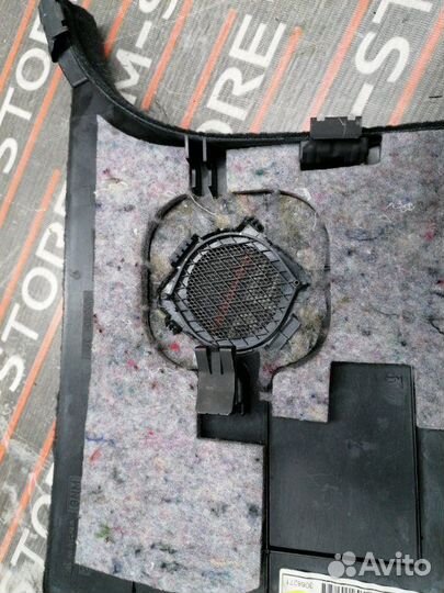 Обшивка стойки передняя правая Mercedes-Benz