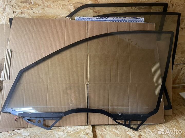 Стекло боковое bmw