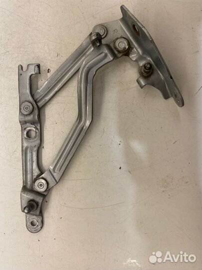 Петля крышки багажника правая Mazda 6 седан GG 2.0