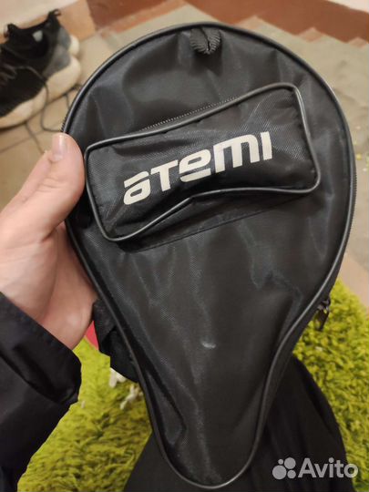 Теннисная ракетка