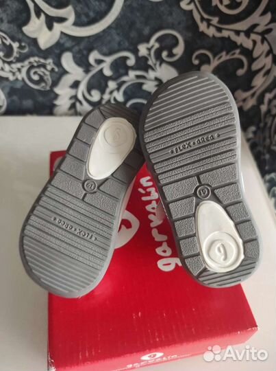 Сандали детские новые 19 размер