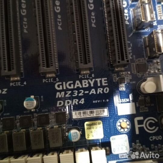 AMD epyc 7551 Gigabyte mz32-ar0 SP3