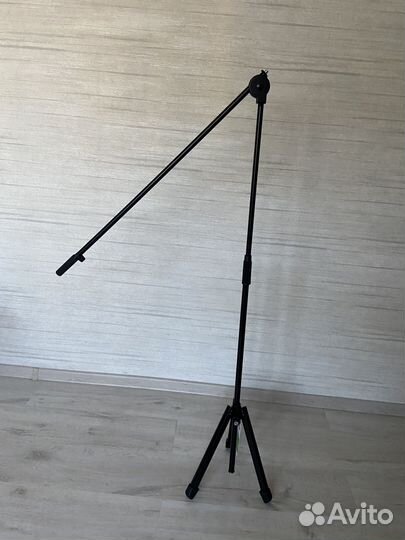 Стойка для микрофона напольная