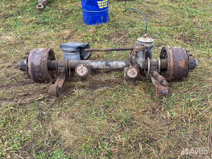 Ось на полуприцеп