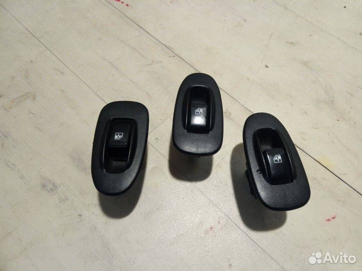 Кнопка стеклоподъемника двери Hyundai-Kia Spectra