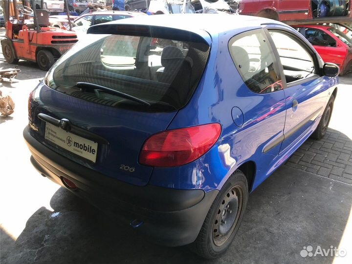Разбор на запчасти Peugeot 206