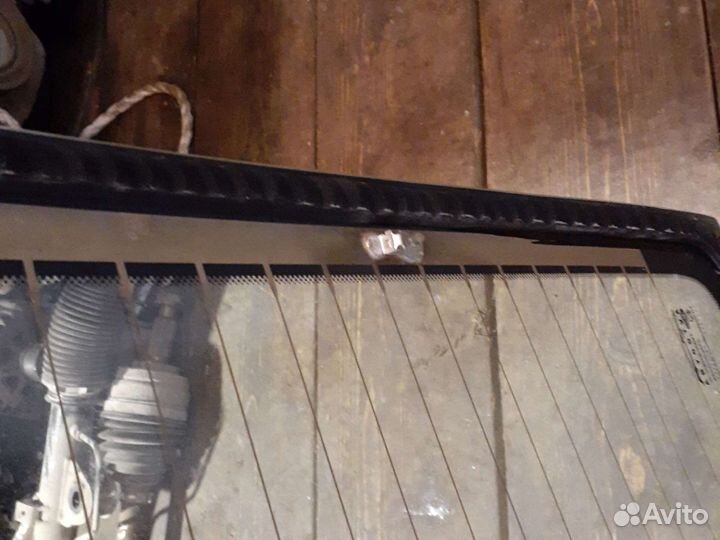 Стекло заднее равон R4