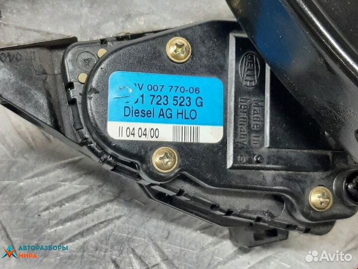 Педаль Volkswagen Passat B5 2000 8D1723523Q