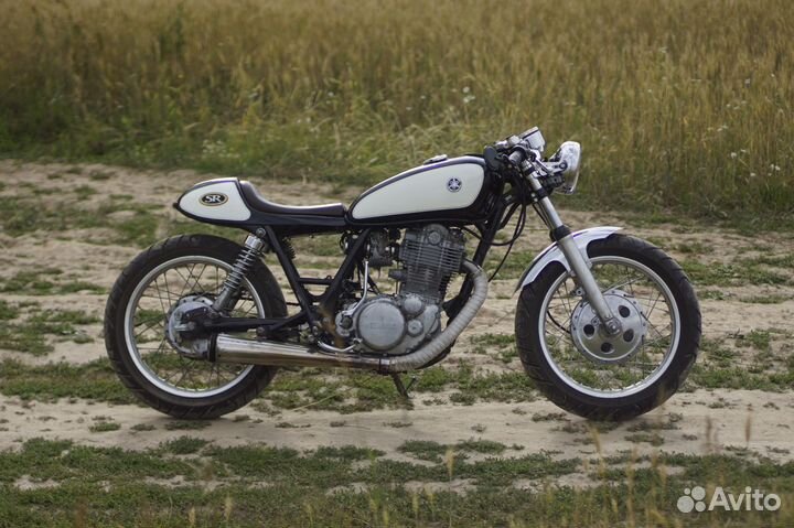 Yamaha SR400 Cafe Racer