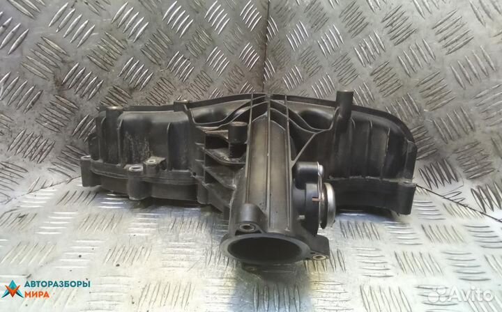 Коллектор впускной Volkswagen Touran 2-й рест