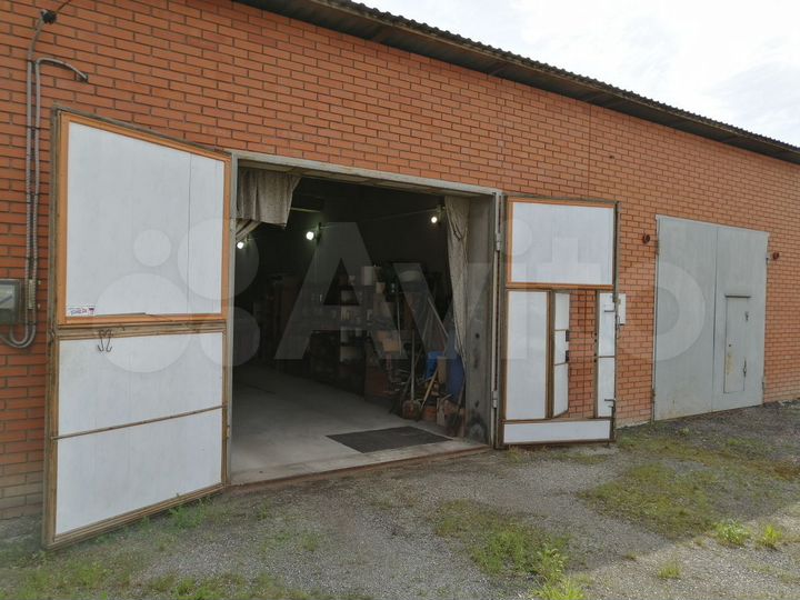 Гараж, > 30 м²