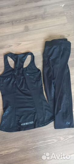 Продам спортивный костюм женский
