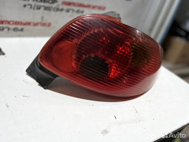 Задний правый фонарь peugeot 206 хэтчбек
