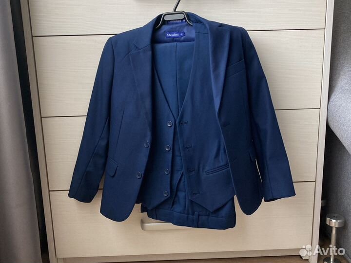 Школьный костюм