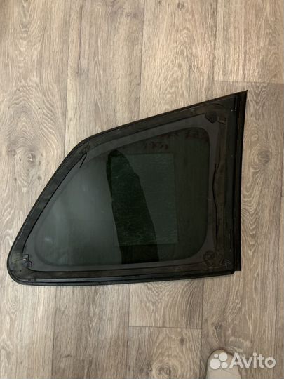 Задняя форточка toyota filder