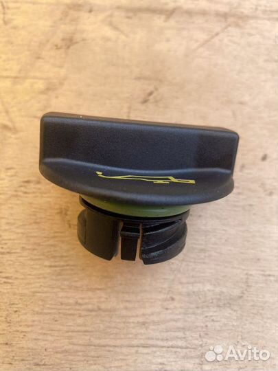 Крышка маслогорловины Ford