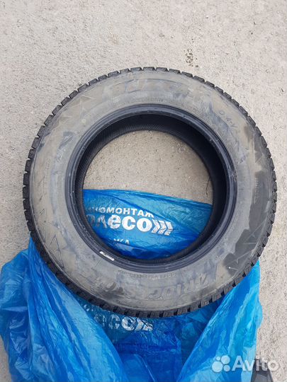 Bridgestone Blizzak DM-V2 225/65 R17