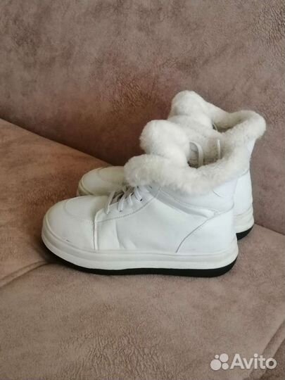 Кроссовки для девочки