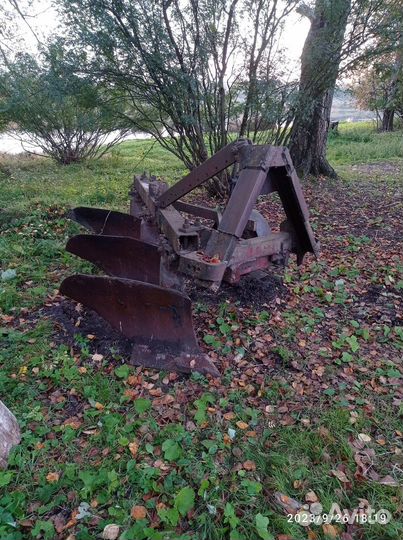 Плуг Почвомаш 3-5 корп. навесной (ПЛН-3(4, 5)-35), 1989