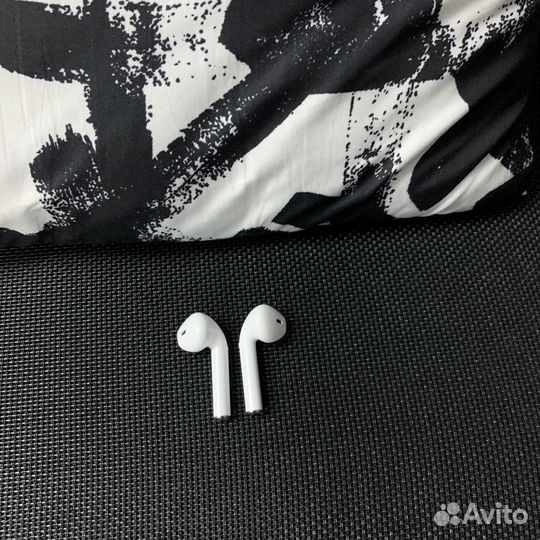 Наушники AirPods