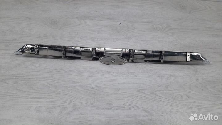 Молдинг крышки багажника Ford Focus 2 хэтч 08-11г