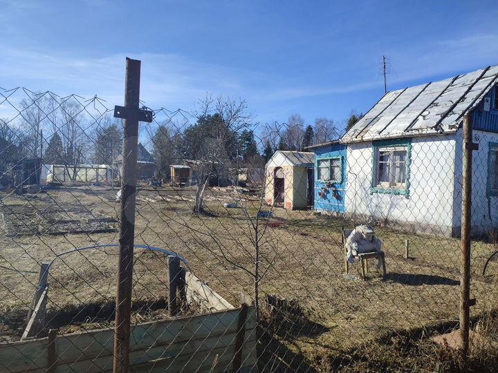 Дача 12 м² на участке 6 сот.